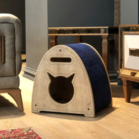 Oliver House with Carpet Cat Scratcher